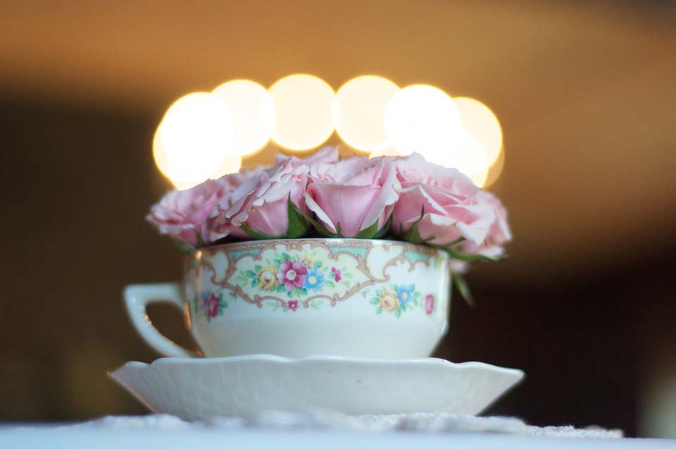 Pretty cup with pink roses inside