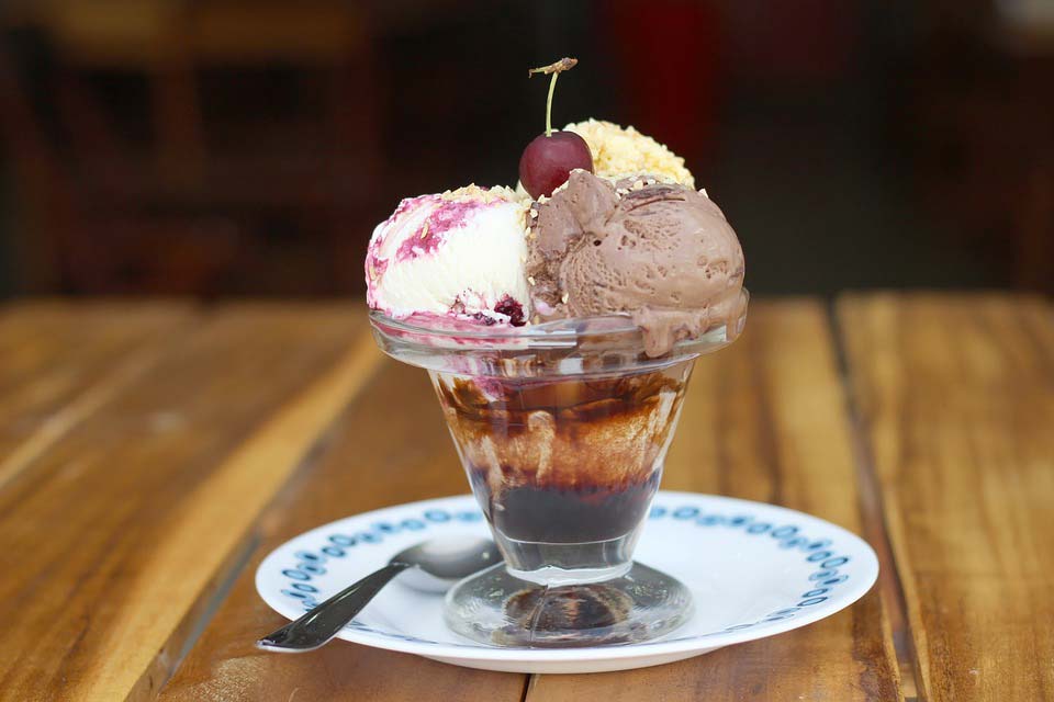 An easy to carry icecream dessert
