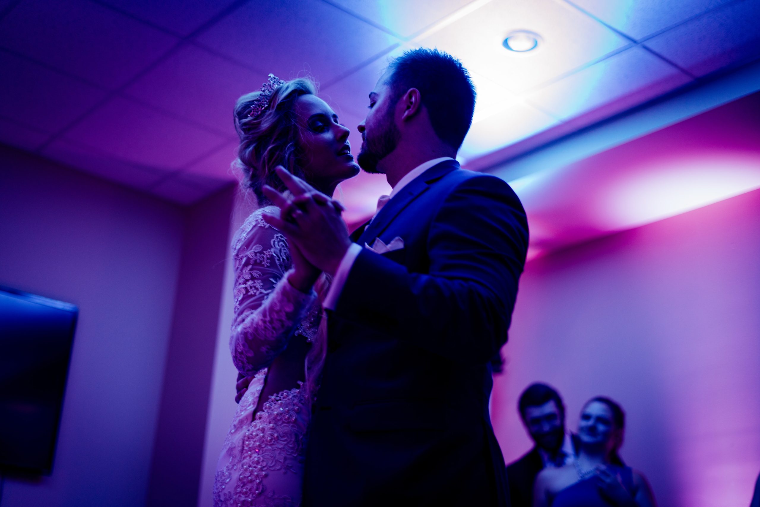 Tips for Choosing a Wedding Music Band or DJ // Madame Bridal