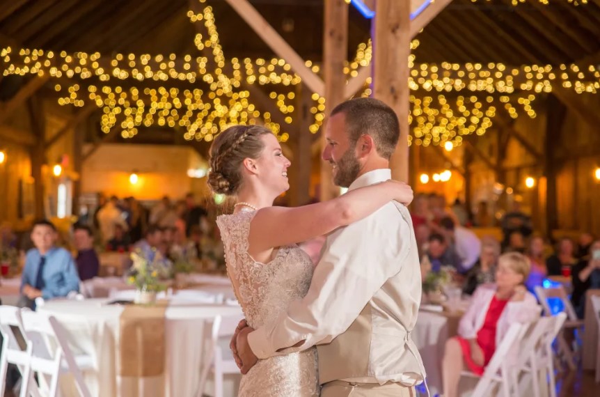 Wedding venue Mansfield Barn
