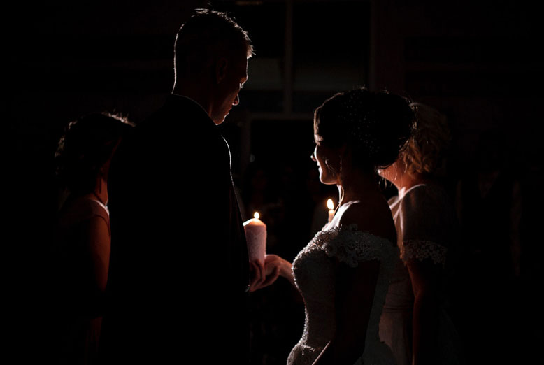 light a candle in remembrance