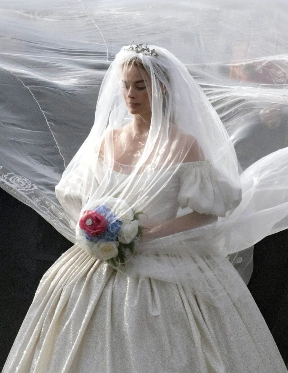 margot robbie wedding dress