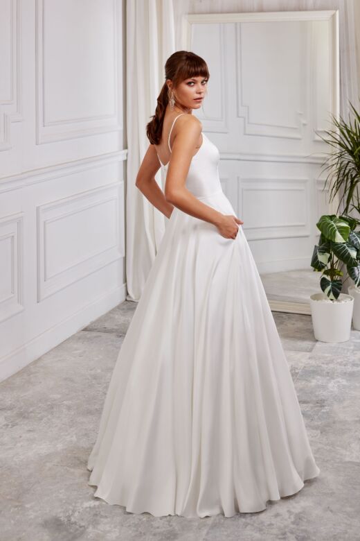 Aerie Couture 2000 Full Skirt with Pocket Wedding Dress