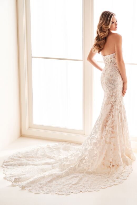 Enchanting by Mon Cheri E1002 Sweetheart Neck Lace Wedding Dress