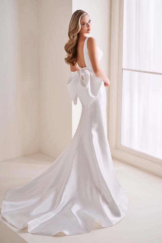 Enchanting by Mon Cheri E407 Back Bow Plunging Neck Bridal Gown