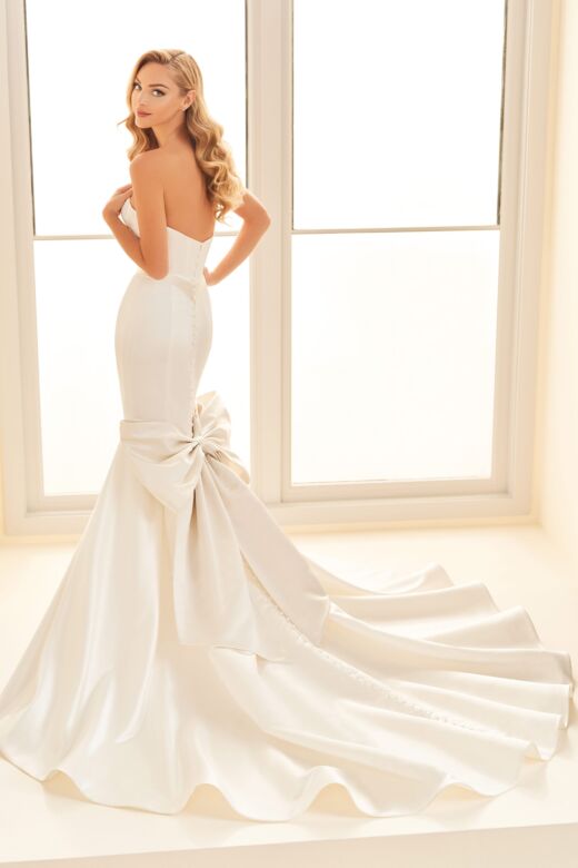 Enchanting by Mon Cheri E523 Sweetheart Neck Satin Wedding Dress