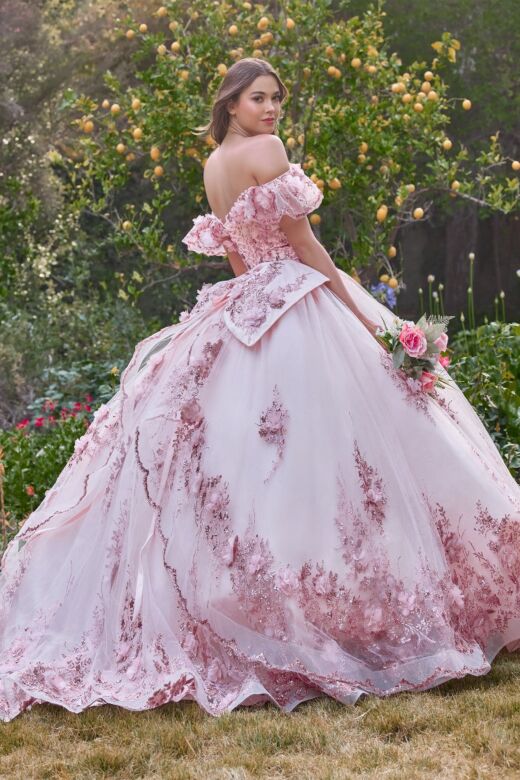 LaDivine 15701 Flutter Sleeve Vestido XV AÑOS
