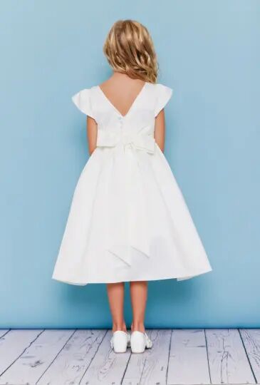 Rosebud Fashions 5142 Full Skirt V-Back Flower Girl Dress