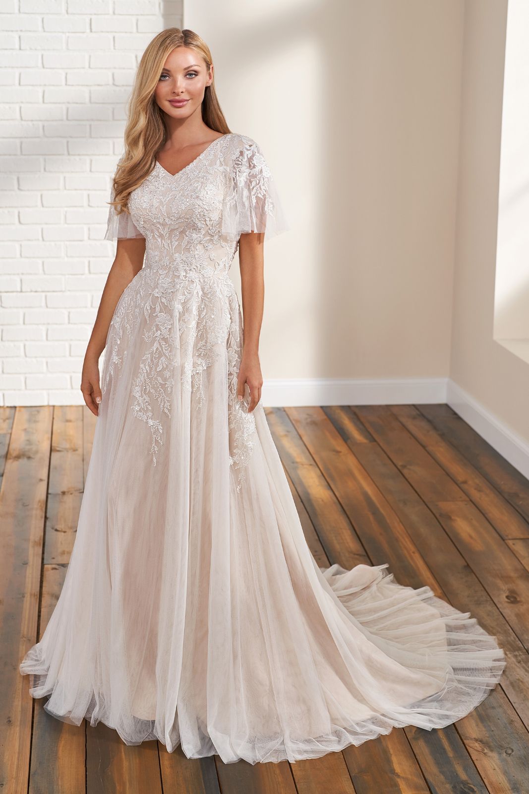 Simple Short Wedding Dresses Ivory Elegant Off The Shoulder V-Neck Bridal  Gowns