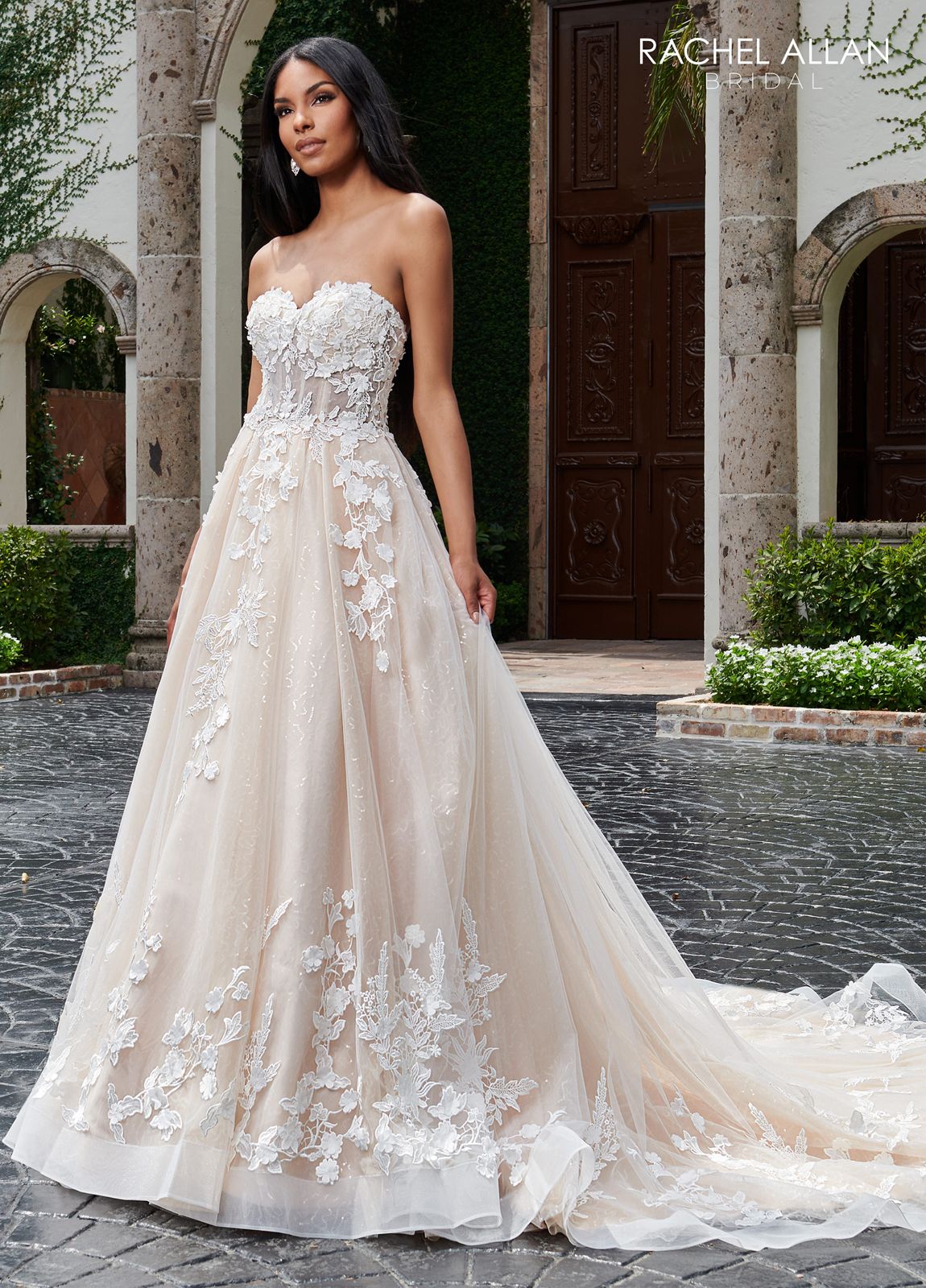 https://madamebridal.com/media/catalog/product/cache/83365d7c8fe98a8de86f2f82672e44c8/r/a/rachel-allan-rb3154-wedding-dress-01.1092.jpg